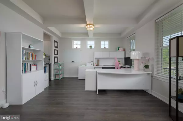 Medford, NJ 08055,1 HIDDEN CREEK CT