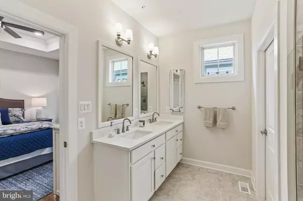 Frederick, MD 21702,384 CROWN POINT DR