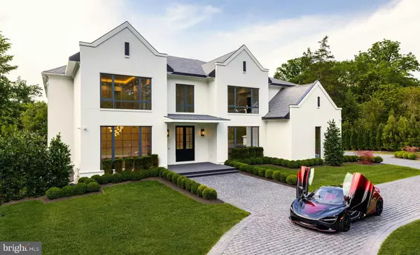 Mclean, VA 22101,1102 CHAIN BRIDGE RD