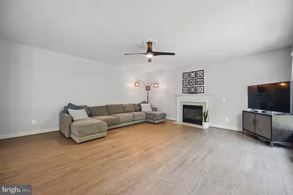 Woodbridge, VA 22192,4788 CHARTER CT