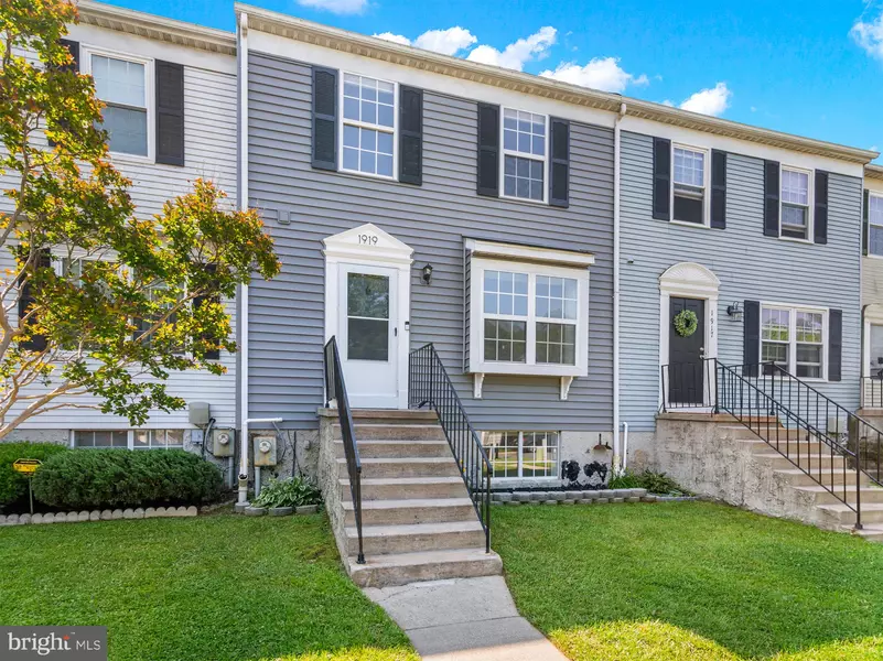 1919 NEWHAVEN DR, Essex, MD 21221