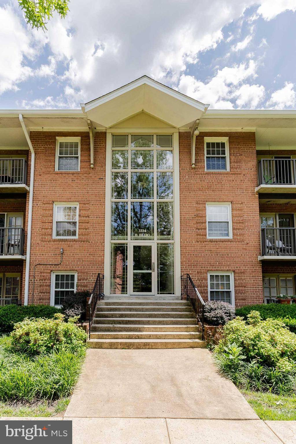 Falls Church, VA 22041,3334 SPRING LN #B-12