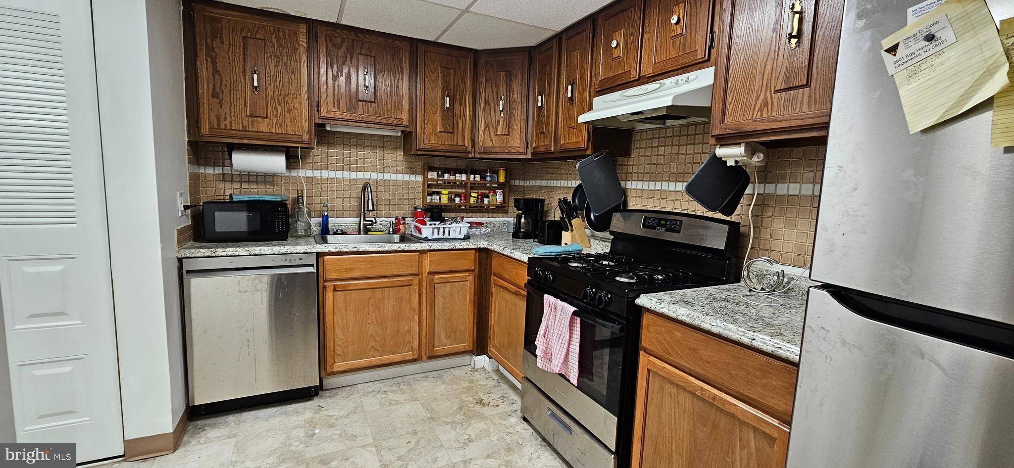 Lindenwold, NJ 08021,2208 GREENWOOD DR