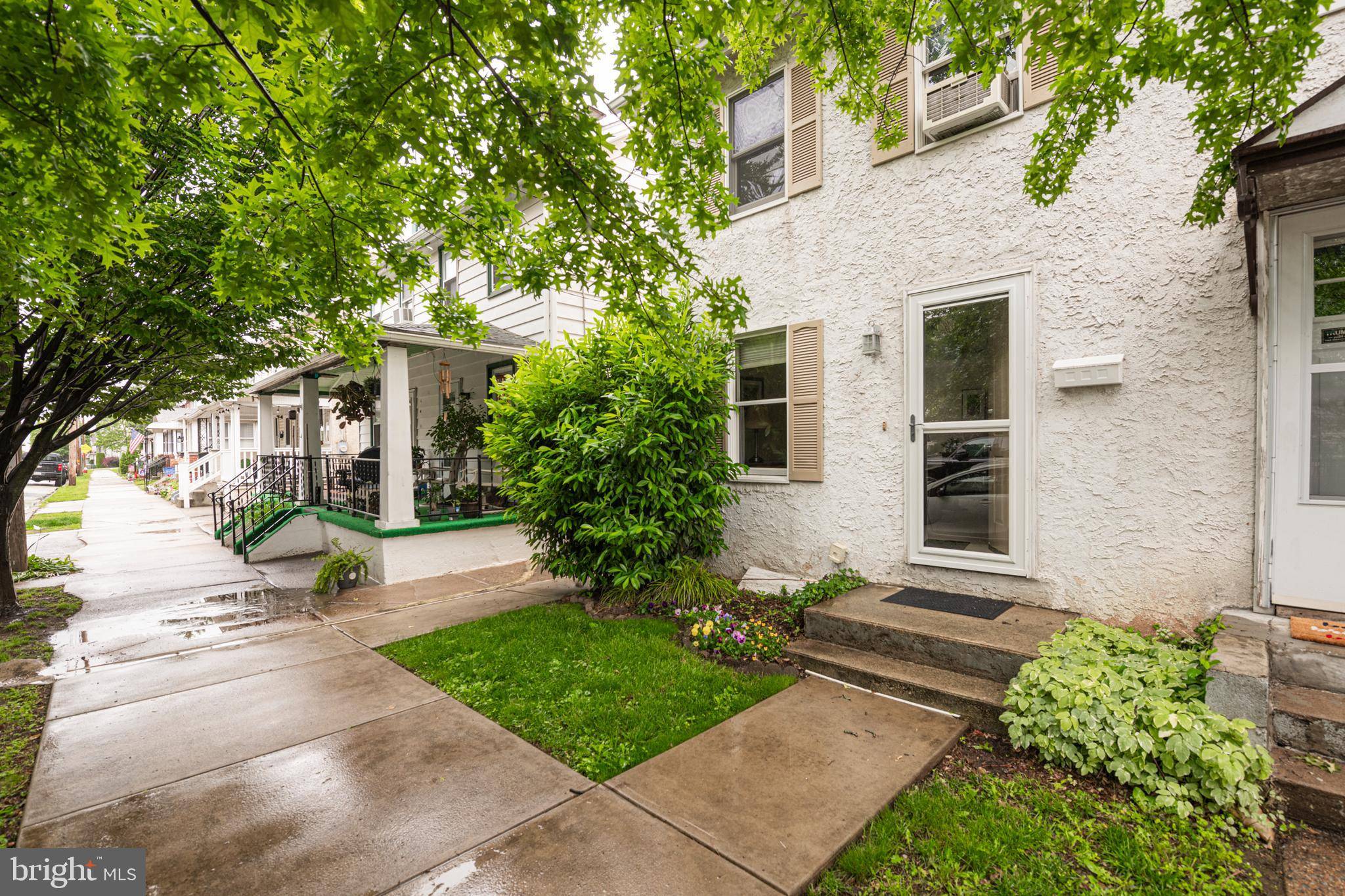 525 VANDERSLICE ST, Phoenixville, PA 19460