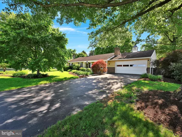 Manheim, PA 17545,1043 E MEADOW RD