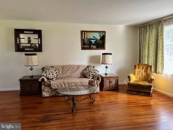 Claymont, DE 19703,15 N AVON DR