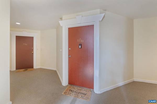 Charlottesville, VA 22901,1248 CLIFDEN GREENE