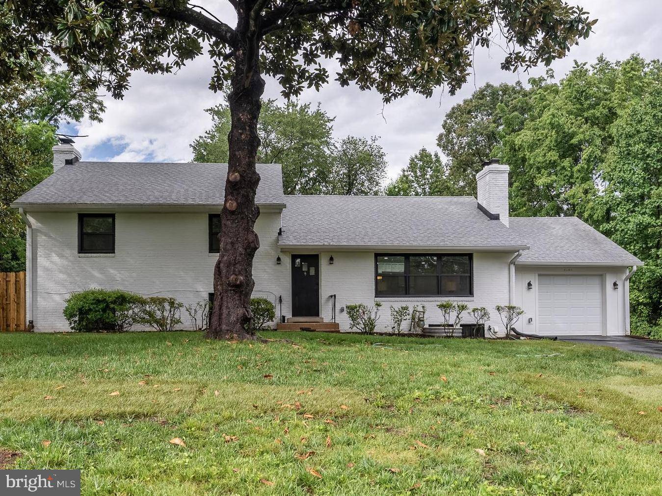 Falls Church, VA 22042,6420 SLEEPY RIDGE RD
