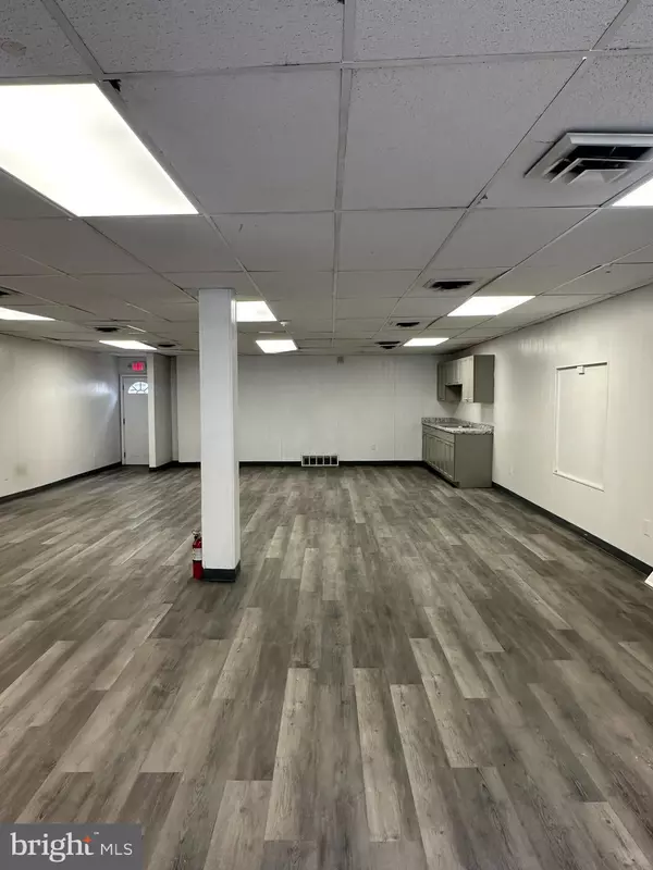 Philadelphia, PA 19145,2135-37 S 17TH ST
