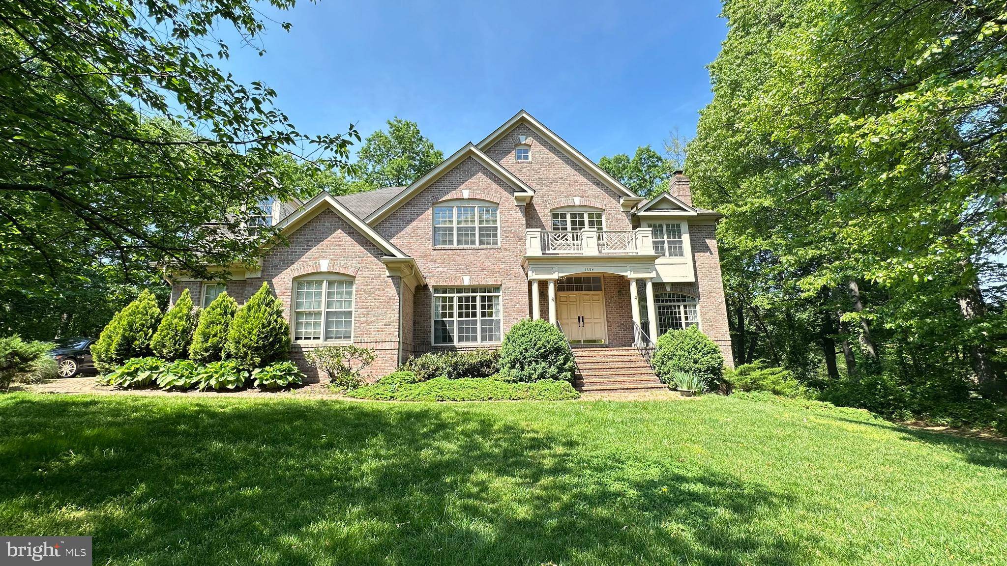 1354 LEWINSVILLE MEWS CT, Mclean, VA 22102