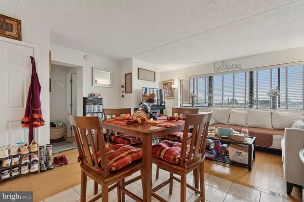 Philadelphia, PA 19147,200-10 LOMBARD ST #728