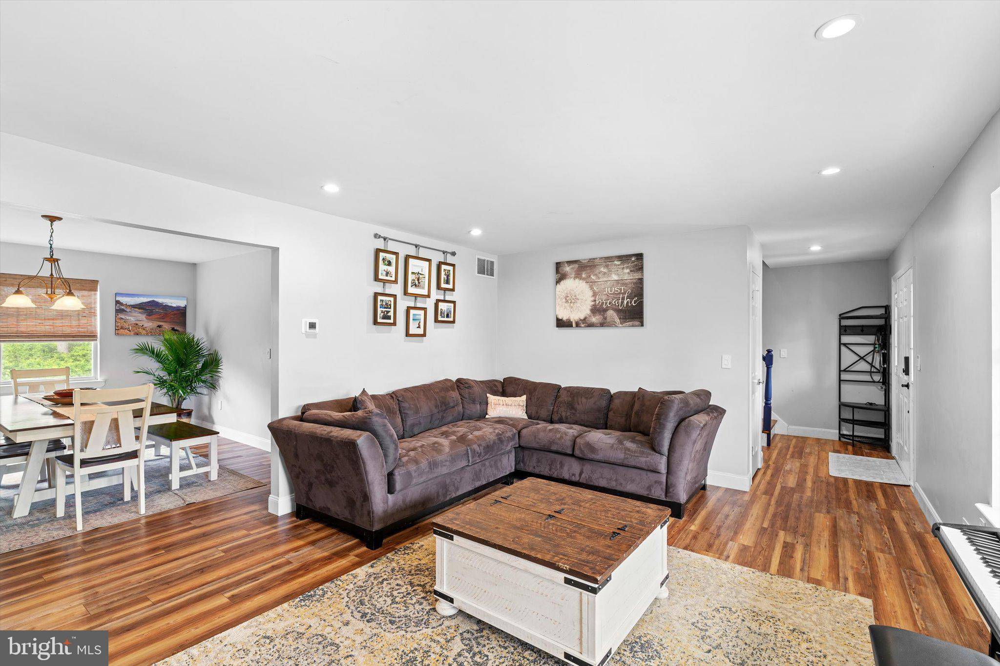 Cream Ridge, NJ 08514,24 LONG ACRE DR
