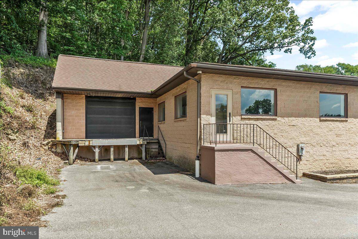 Gap, PA 17527,935 CHESTNUT ST