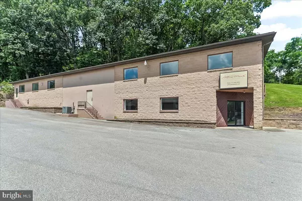 Gap, PA 17527,935 CHESTNUT ST