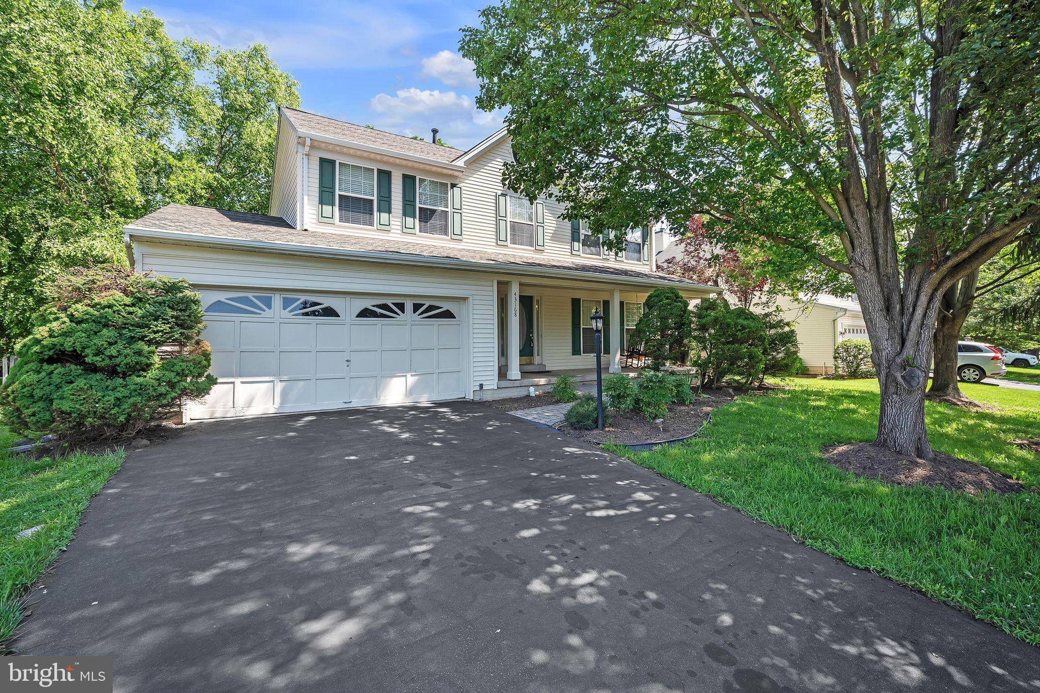 43168 WINTERGROVE DR, Ashburn, VA 20147