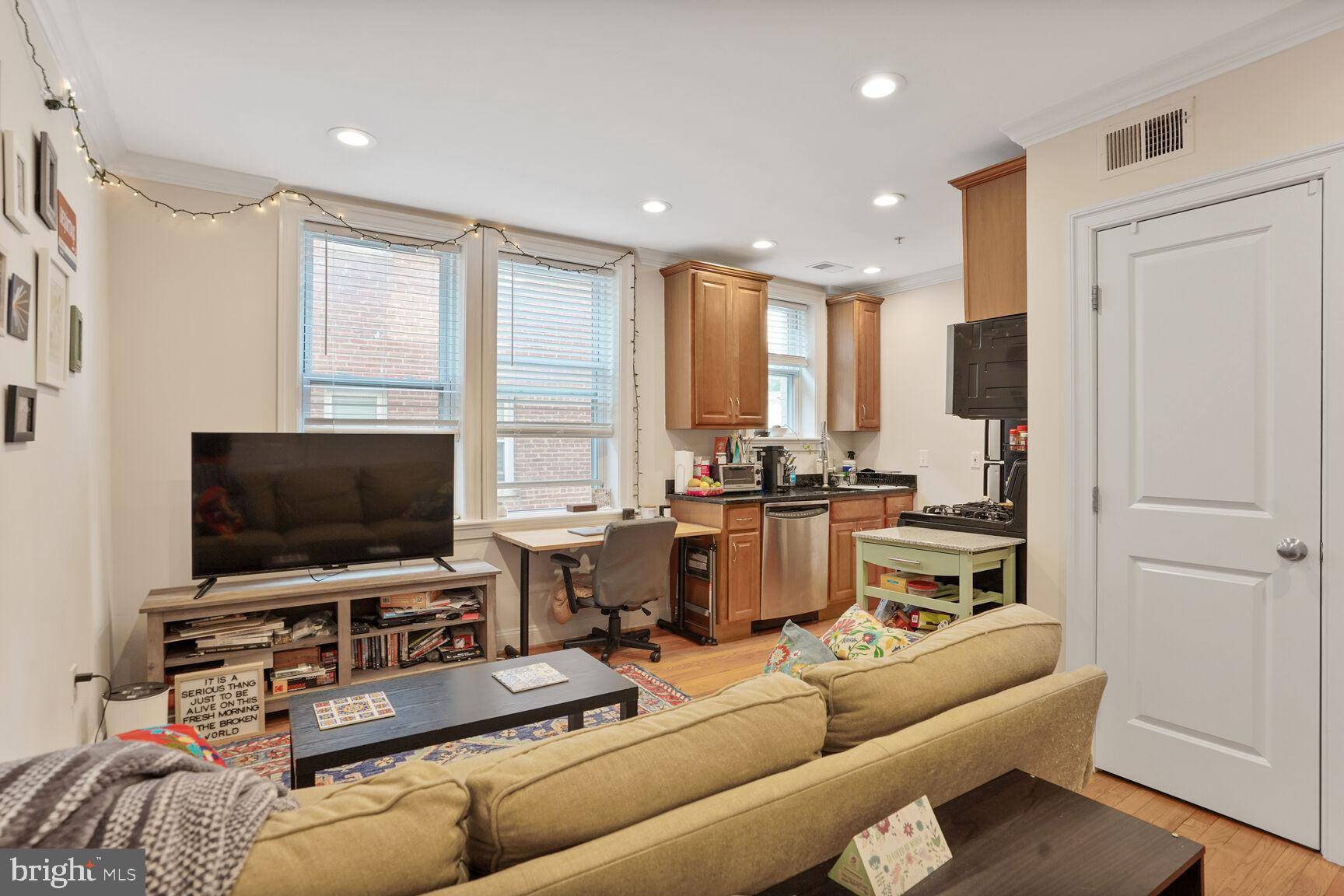 Washington, DC 20010,1443 OAK ST NW #102