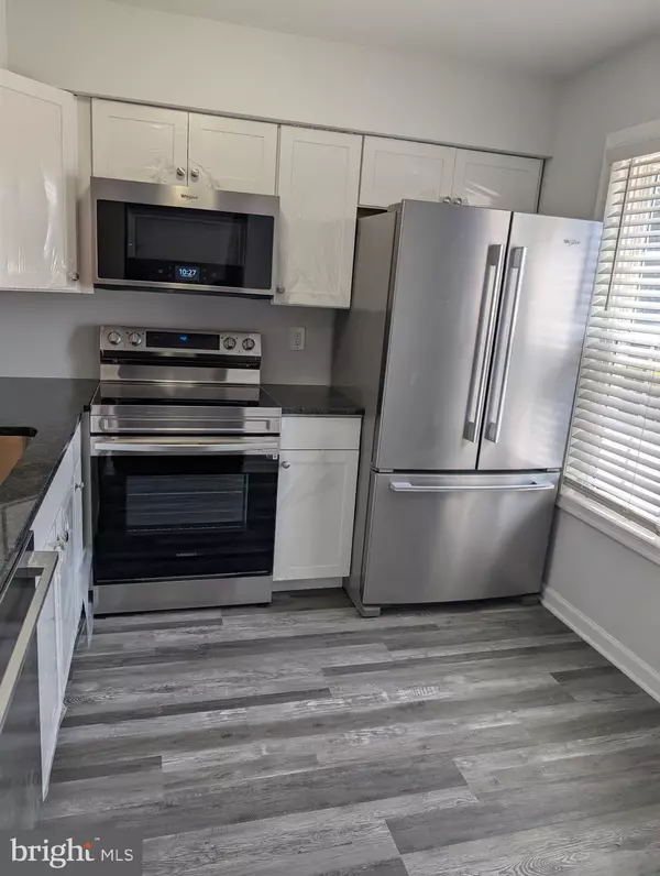 Mount Laurel, NJ 08054,312-B MITTEN LA