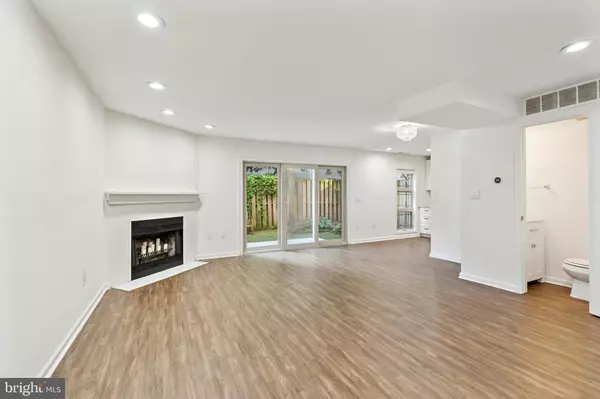 815 S 7TH ST #3, Philadelphia, PA 19147