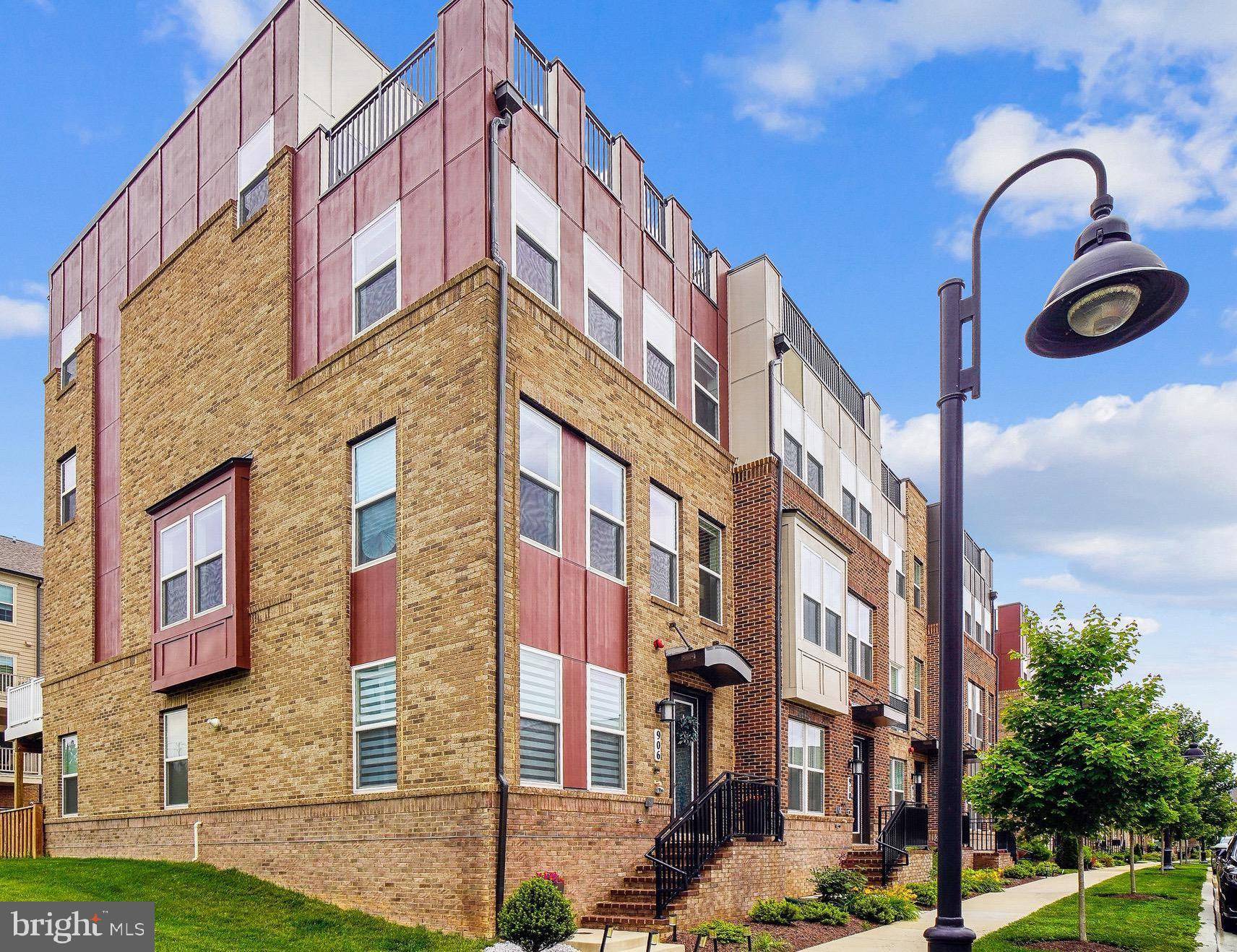 Gaithersburg, MD 20878,906 VERMEER AVE