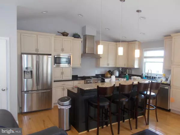 Pasadena, MD 21122,2115 LAKE DR