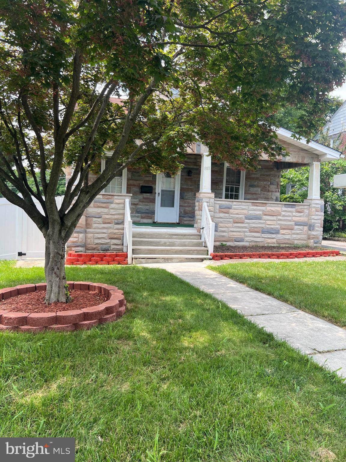 818 WARWICK RD, Baltimore, MD 21229