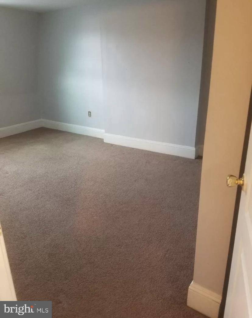 Camden, NJ 08102,112 LINDEN ST #2