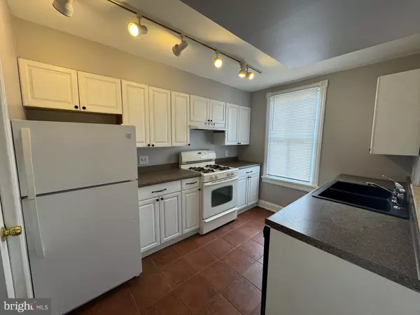 Camden, NJ 08102,112 LINDEN ST #2