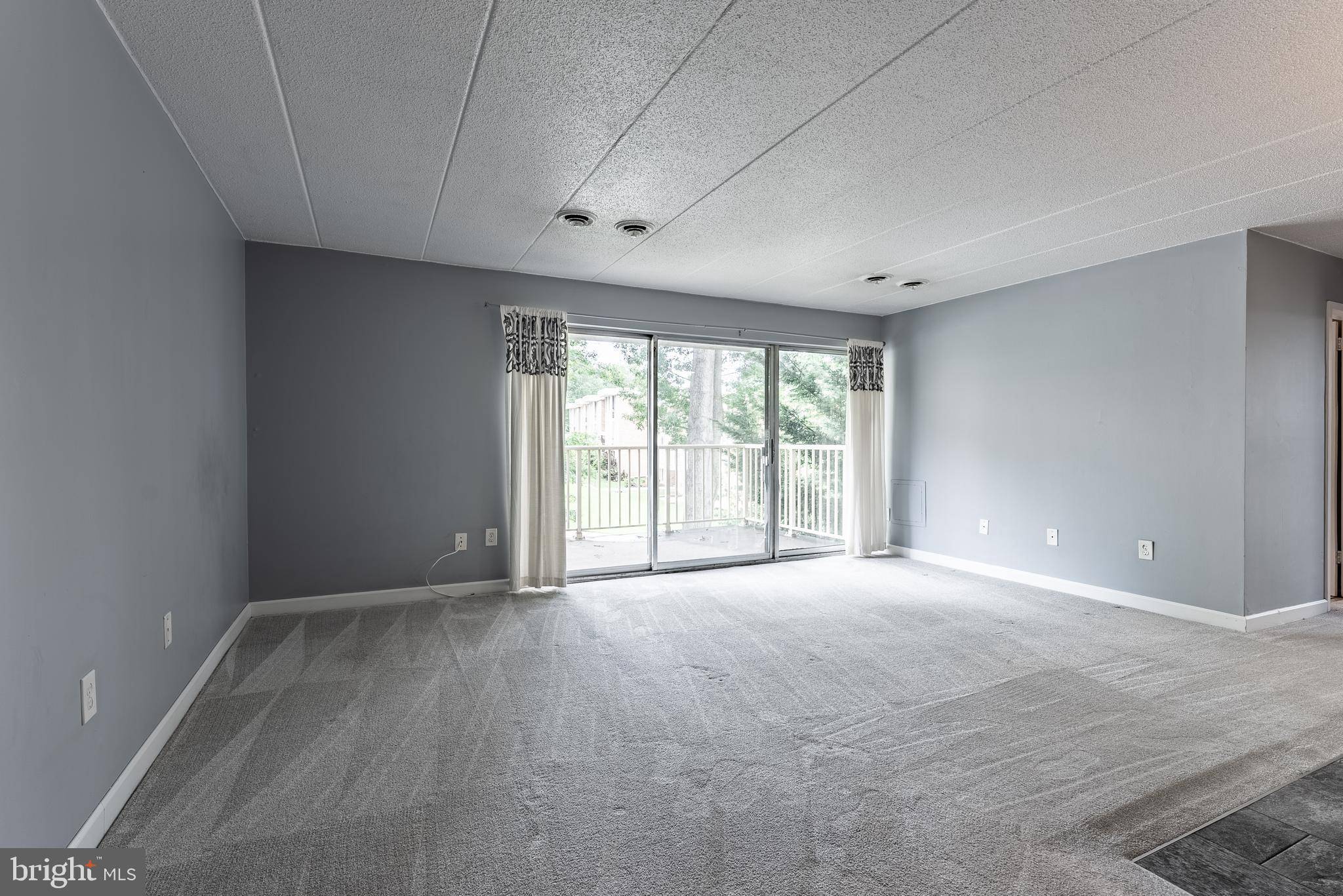 Alexandria, VA 22303,2624 WAGON DR #307