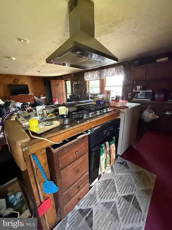 High View, WV 26808,2098 FALLS RD