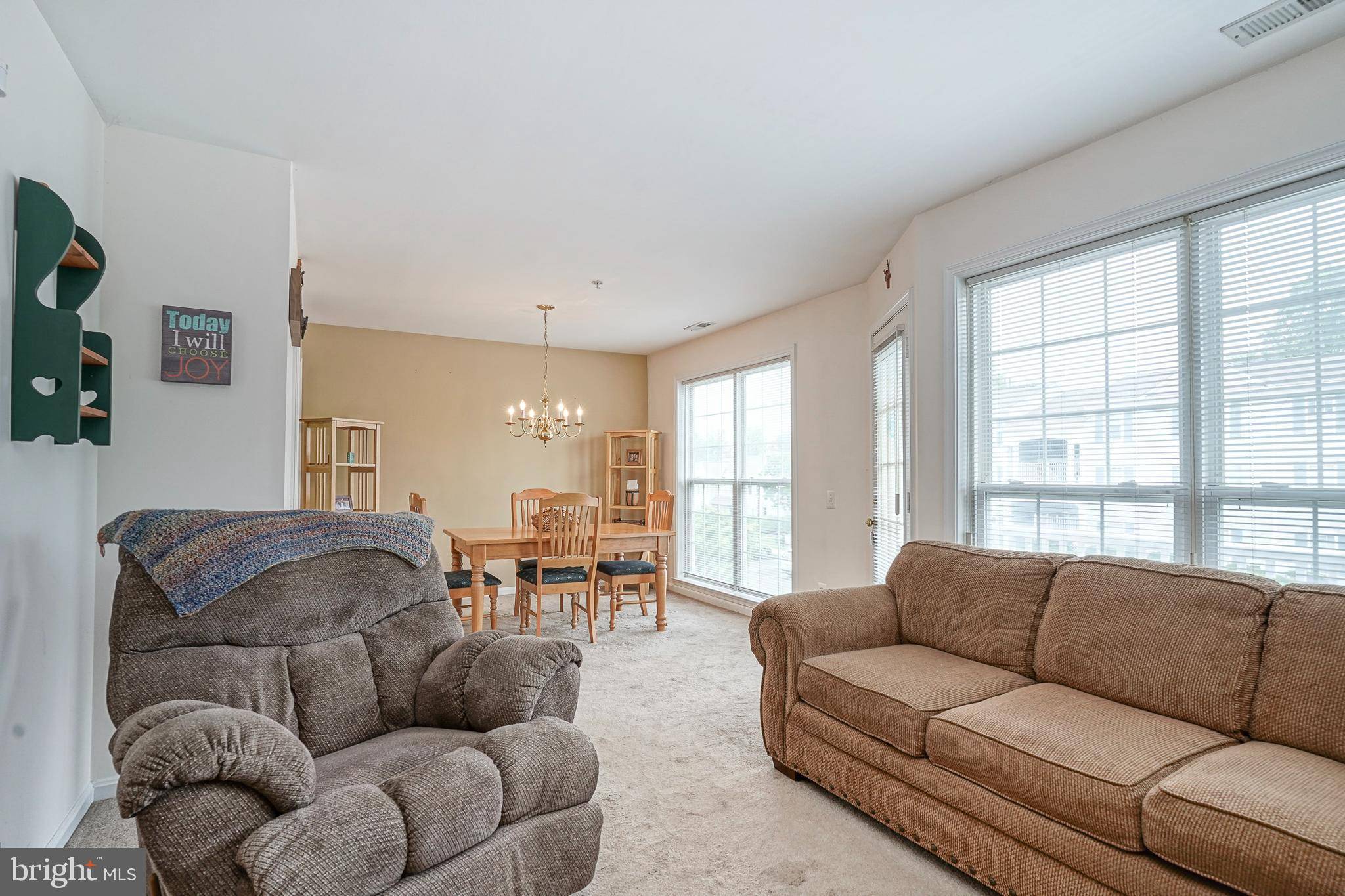 Delran, NJ 08075,84 FOXGLOVE DR