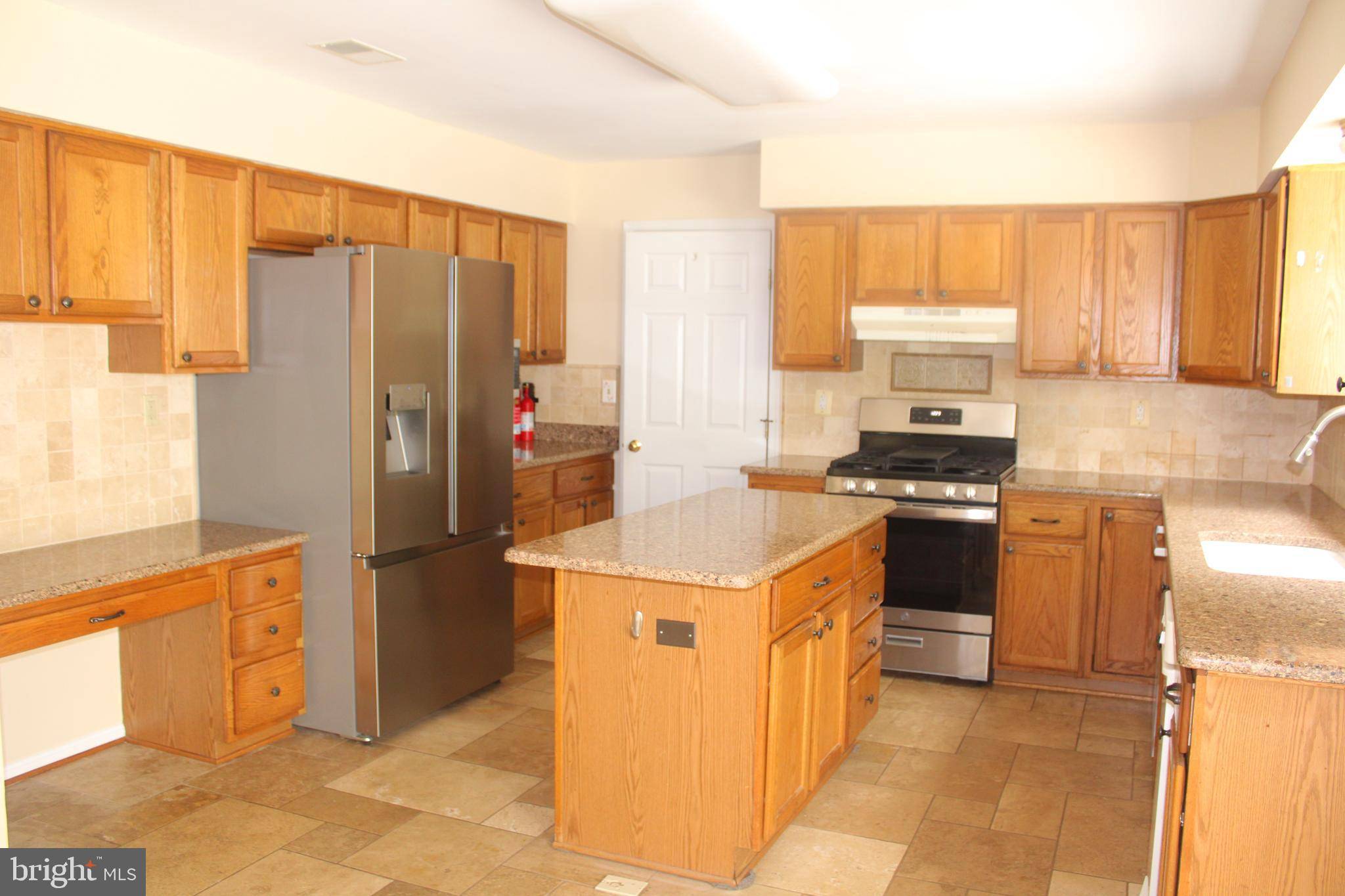 Clinton, MD 20735,11709 THRIFT RD
