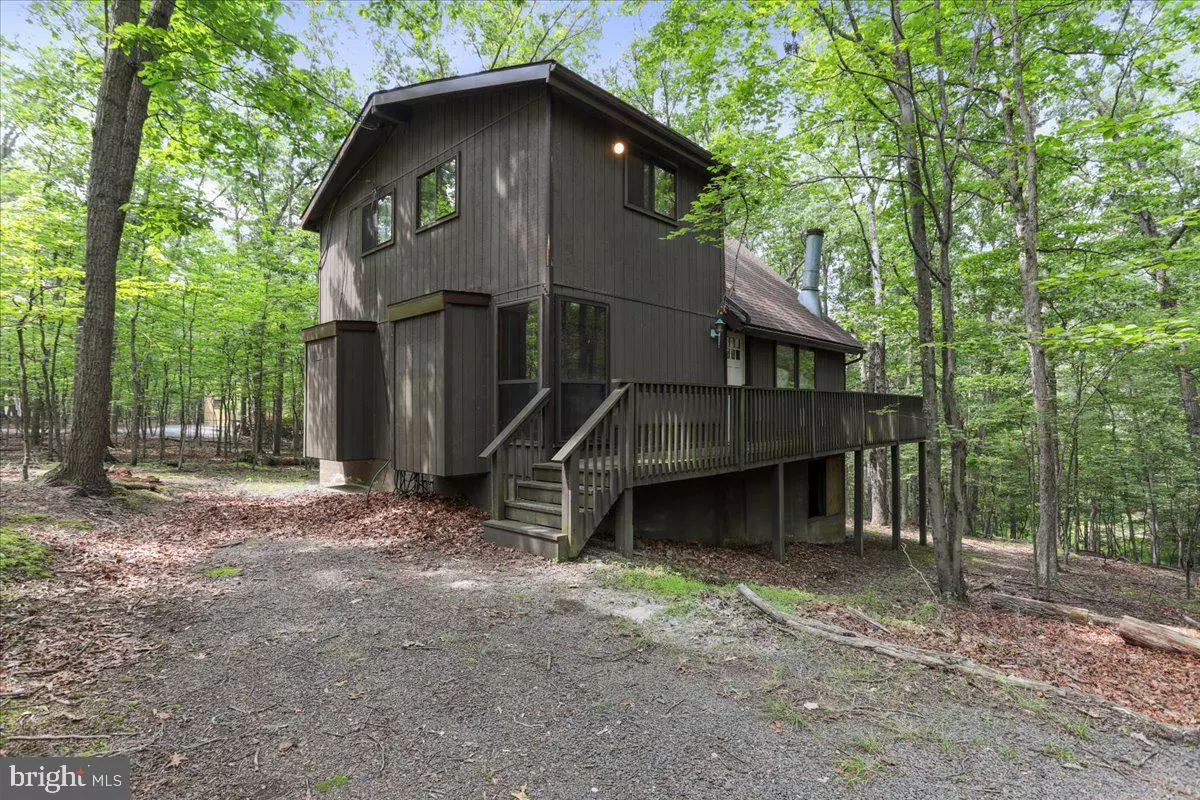 Hedgesville, WV 25427,772 WALDEN RD