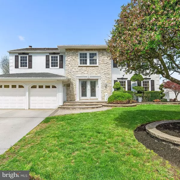 5 GREENLEIGH CIR, Sewell, NJ 08080
