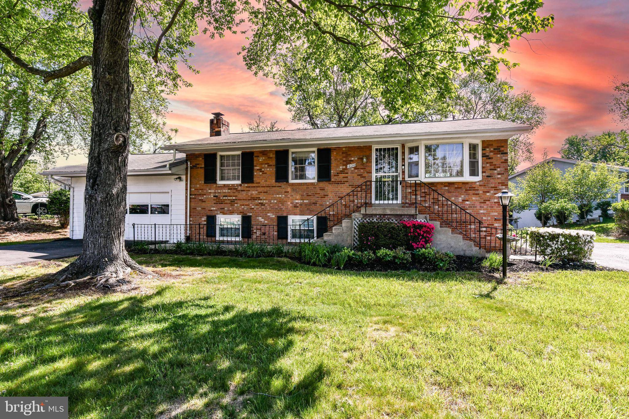 1020 S HOGA RD, Sterling, VA 20164