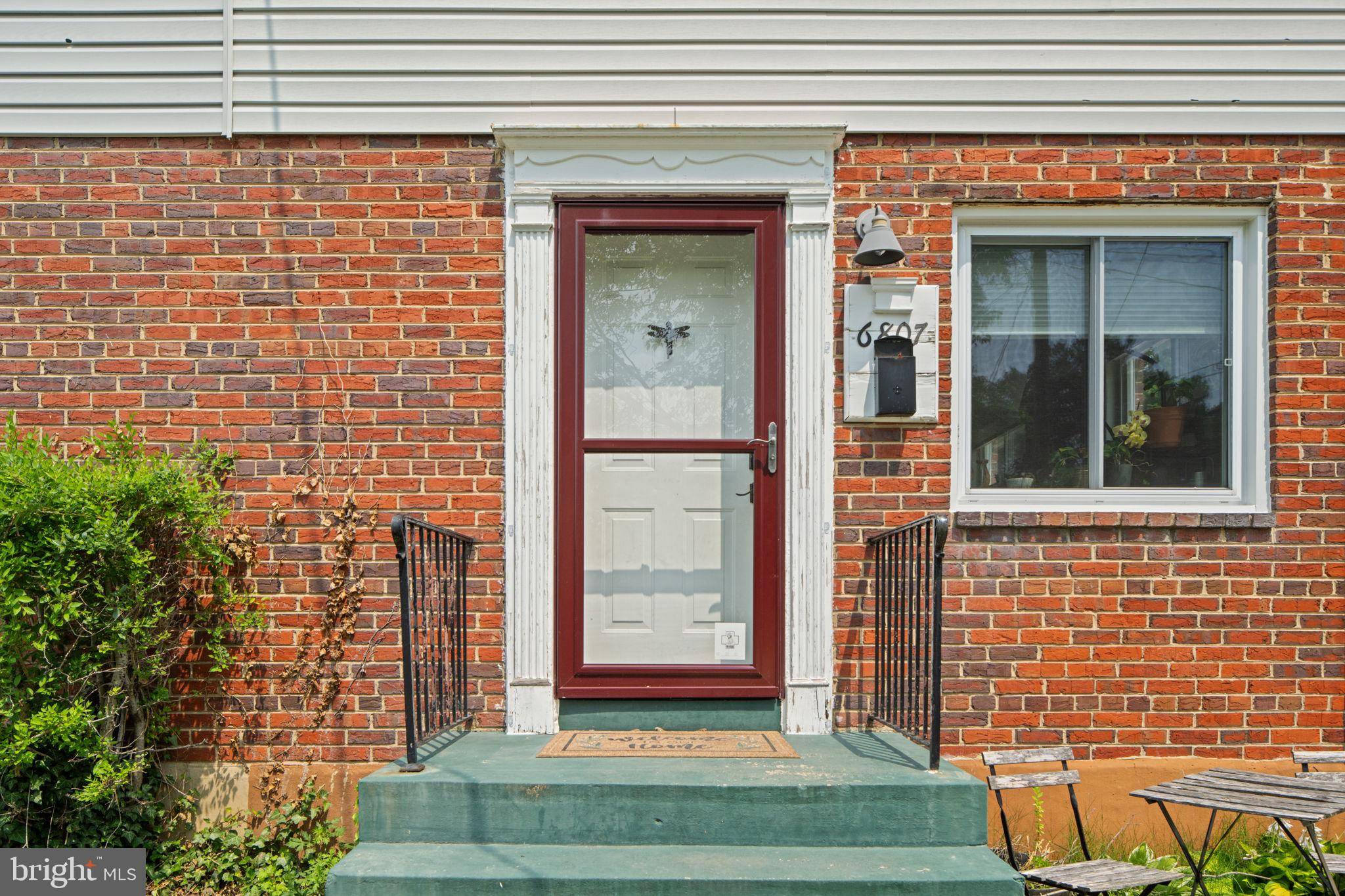 Alexandria, VA 22307,6807 RADCLIFFE DR