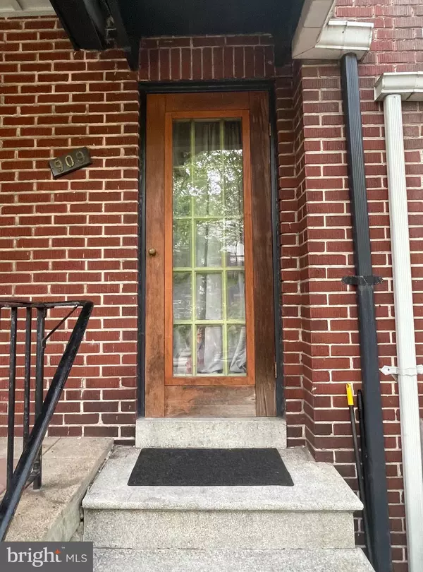 Baltimore, MD 21218,909 MCKEWIN AVE