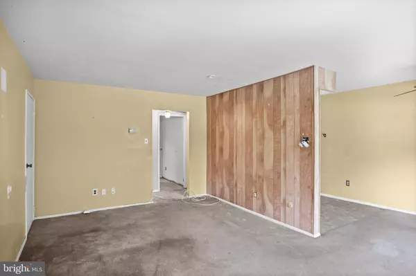 Maple Shade, NJ 08052,810 N FORKLANDING RD #207