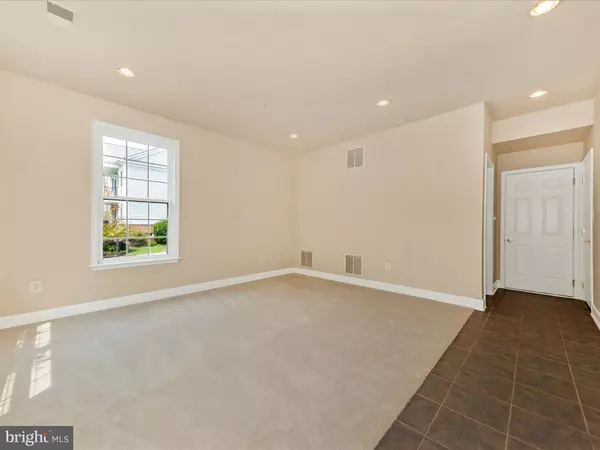 Gaithersburg, MD 20877,739 HIDDEN MARSH ST