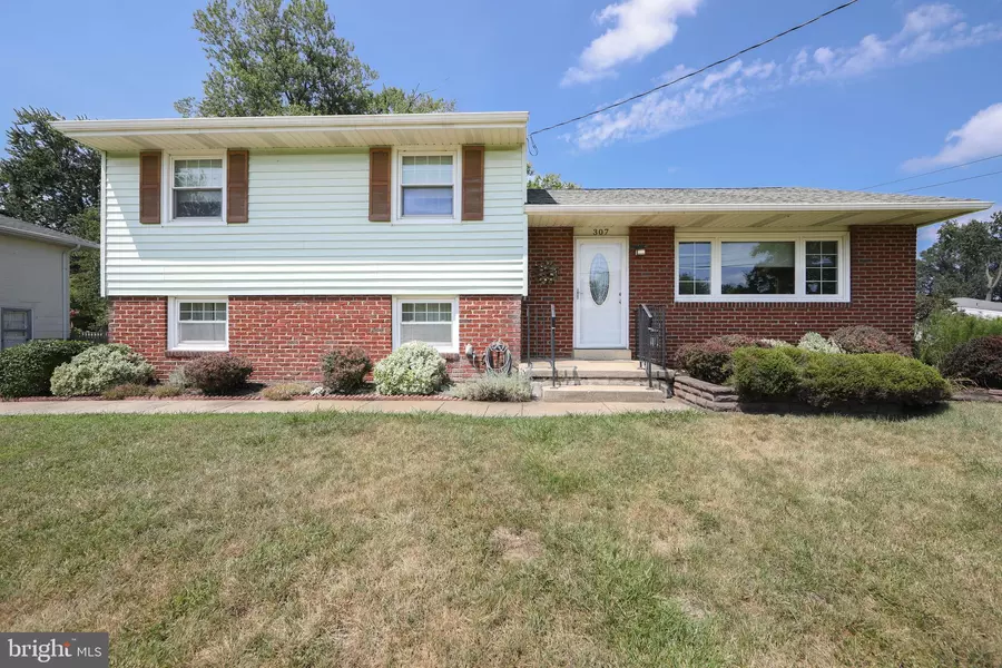 307 KINGSTON RD, Cherry Hill, NJ 08034