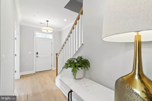 Rockville, MD 20852,10302 GROSVENOR PL