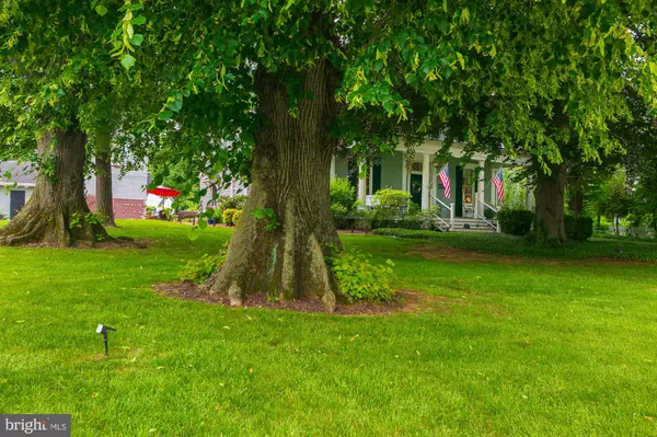 Charles Town, WV 25414,417 E WASHINGTON ST