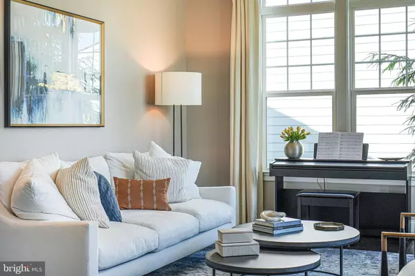 Falls Church, VA 22043,6513 MANOR RIDGE CT