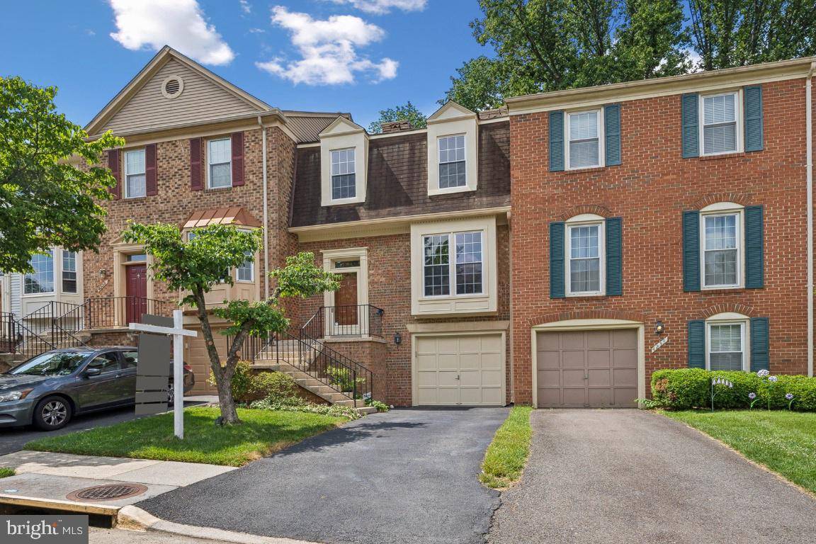 Fairfax, VA 22033,4231 SLEEPY LAKE DR