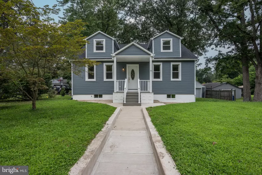 10 DELAWARE AVE, Hainesport, NJ 08036