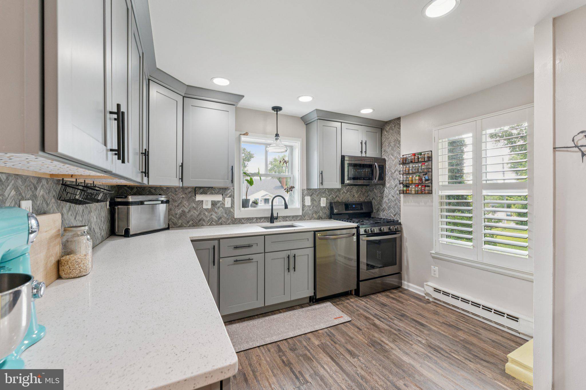 Falls Church, VA 22042,7004 LEE PARK CT