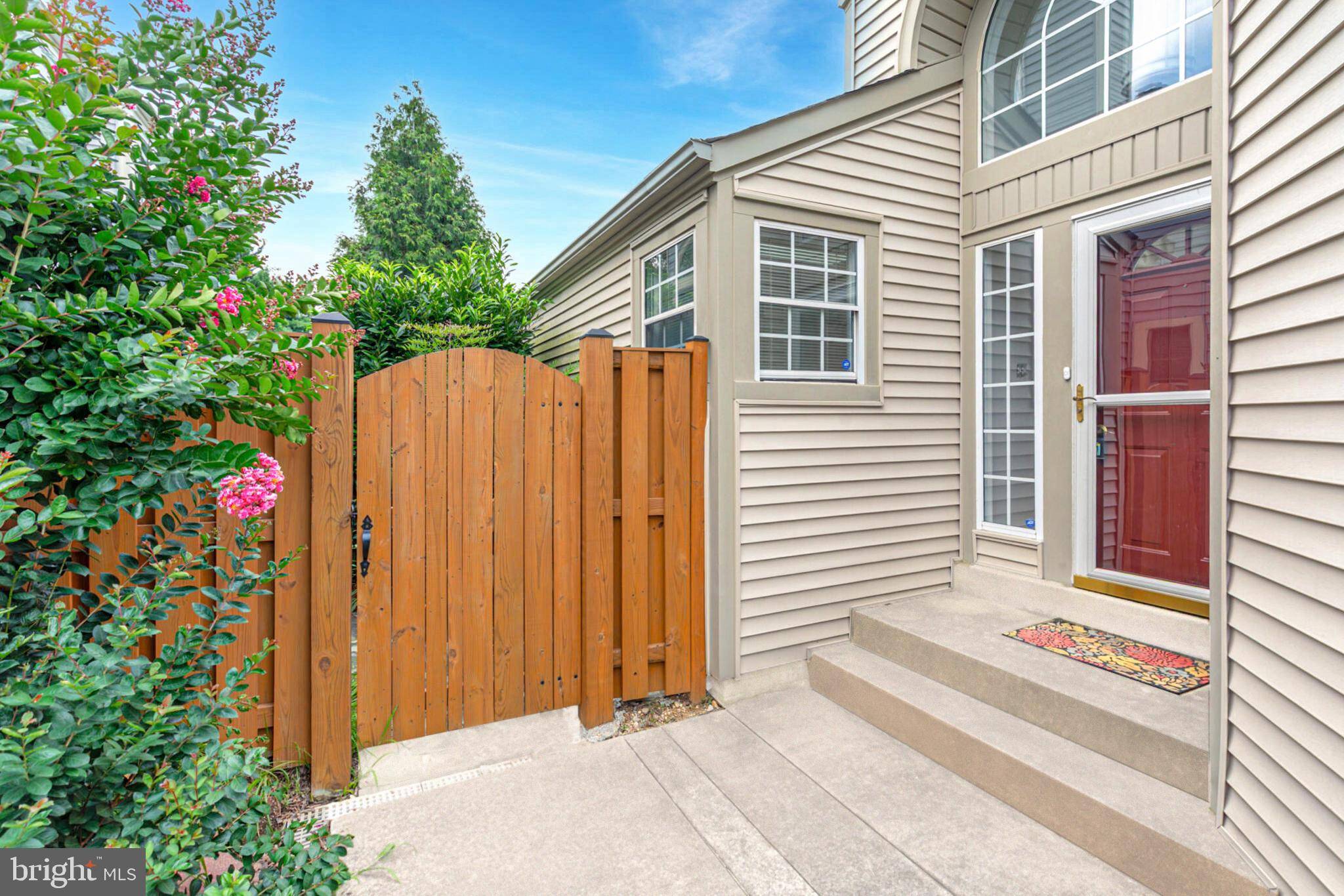 Alexandria, VA 22315,7524 CROSS GATE LN