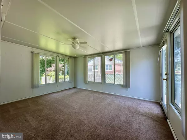 Wilmington, DE 19808,802 WOODLAND AVE