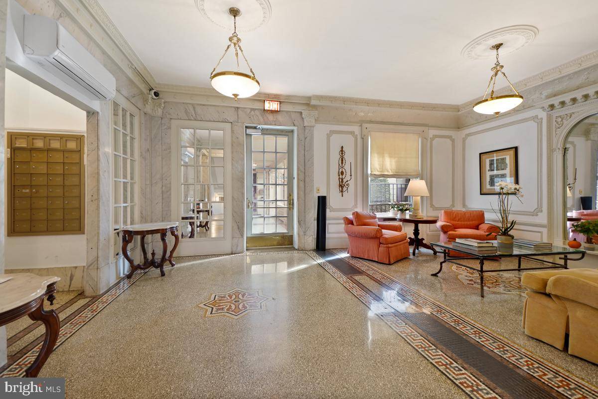 Washington, DC 20008,2205 CALIFORNIA ST NW #301