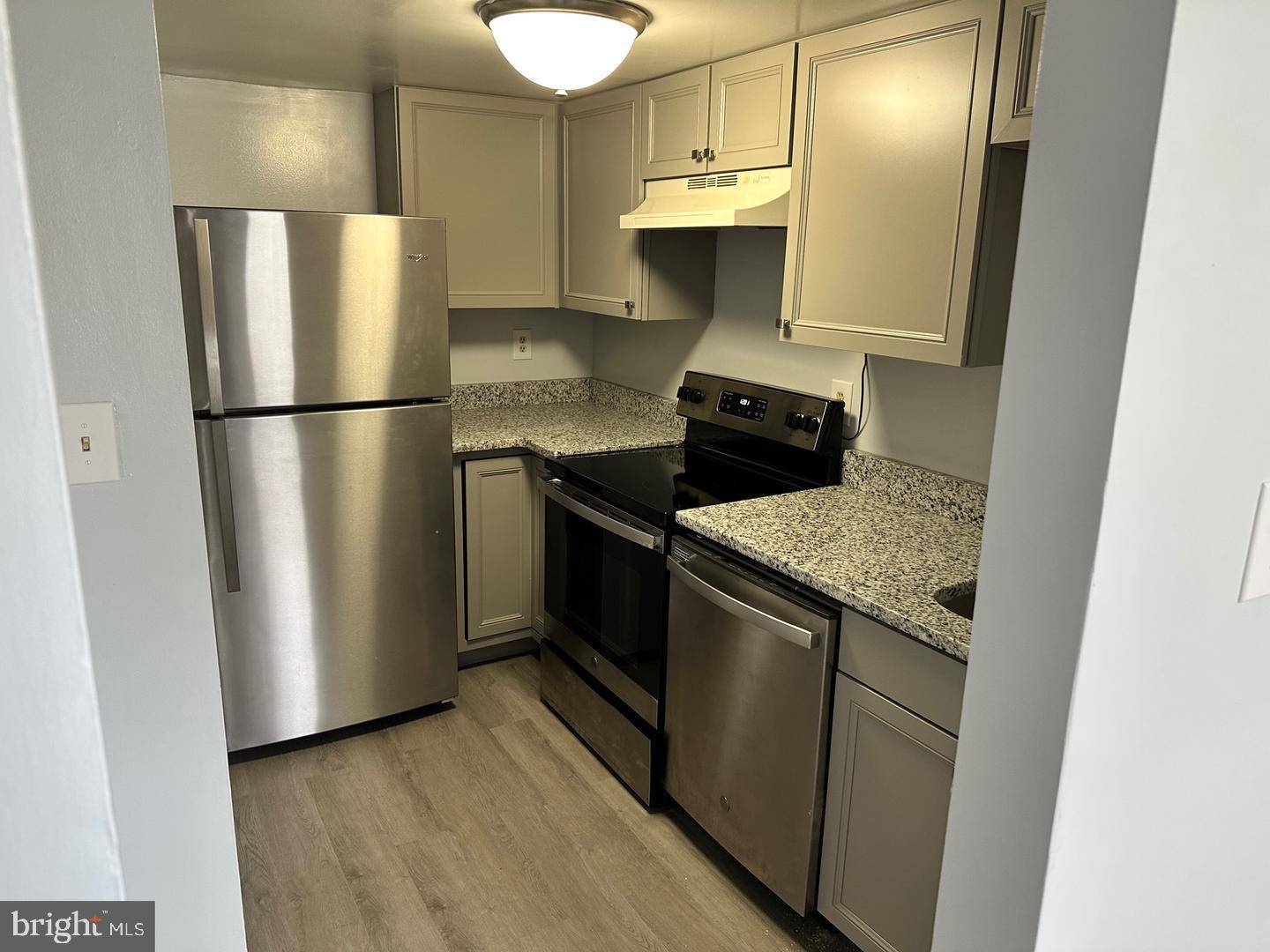 Lorton, VA 22079,9515 HAGEL CIR #03/B