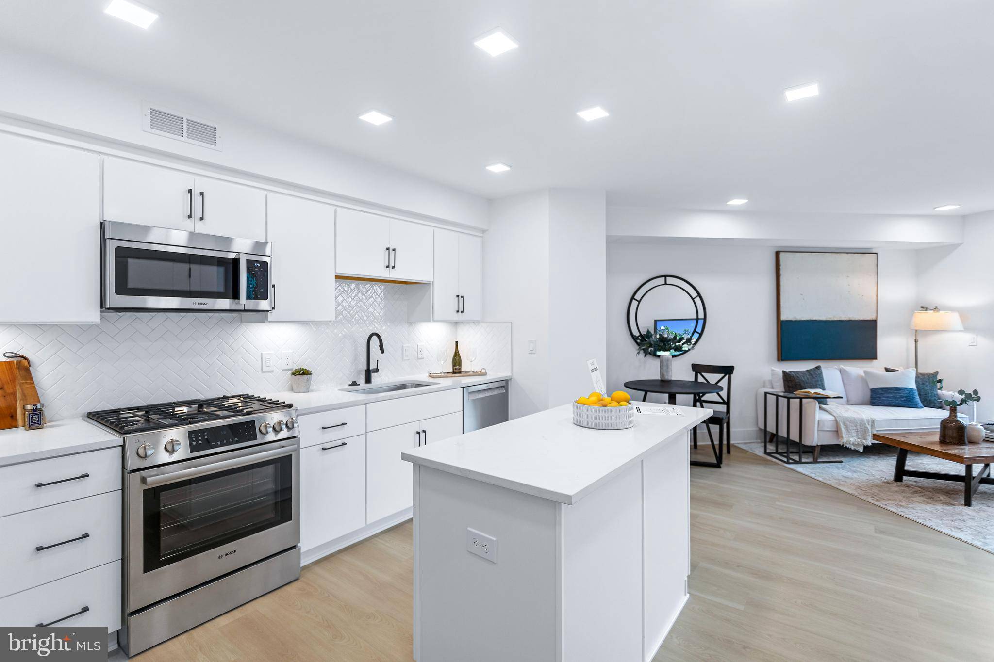 Alexandria, VA 22314,701 N HENRY ST #211